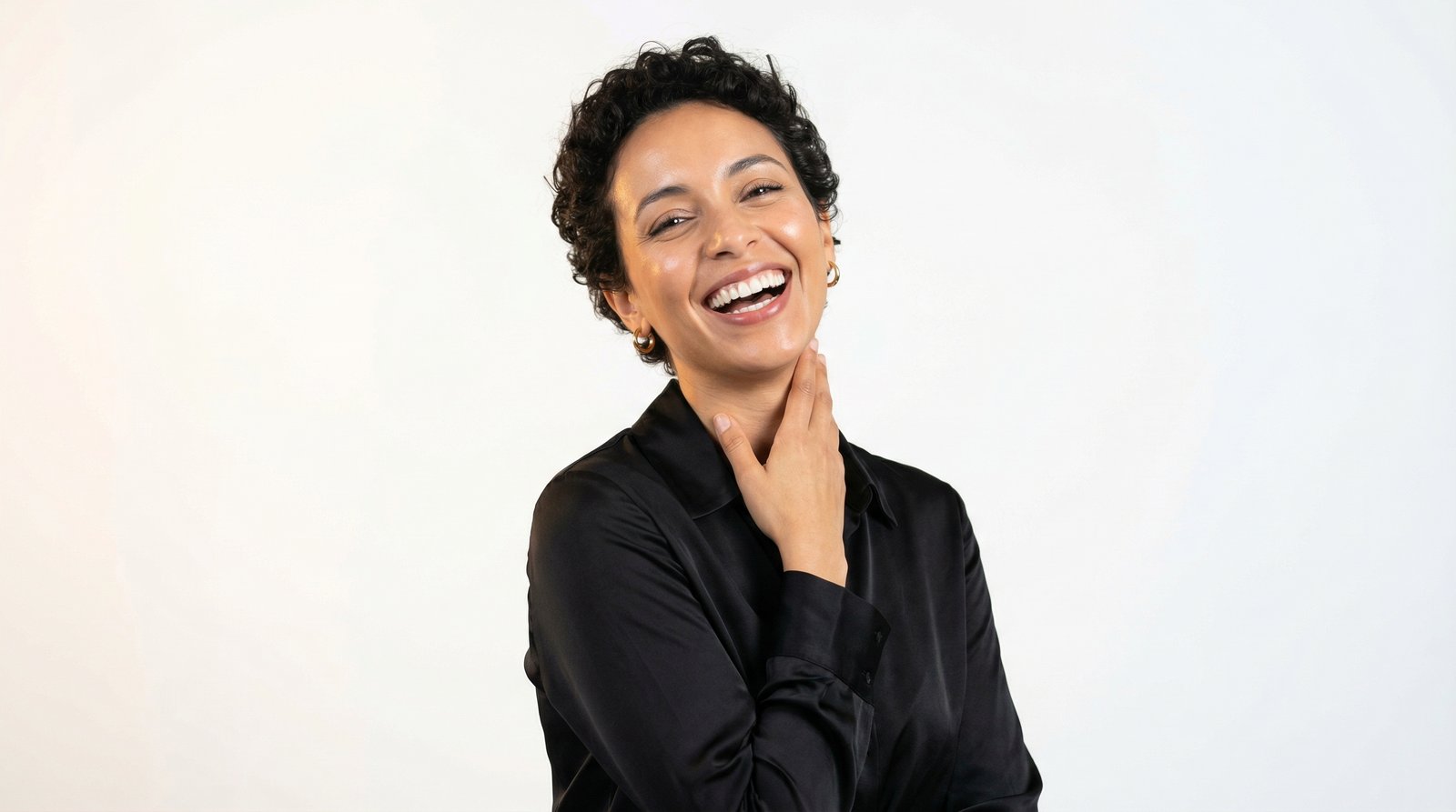 Patiente souriante au Mikou Dentaire, Casablanca